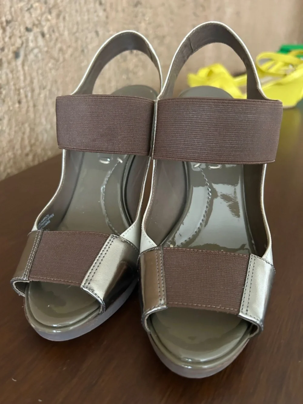 BCBGMAXAZRIA Colorblock Patent Leather High Heel Sandals Size 6